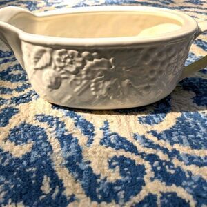 Mikasa English Countryside collection gravy boat